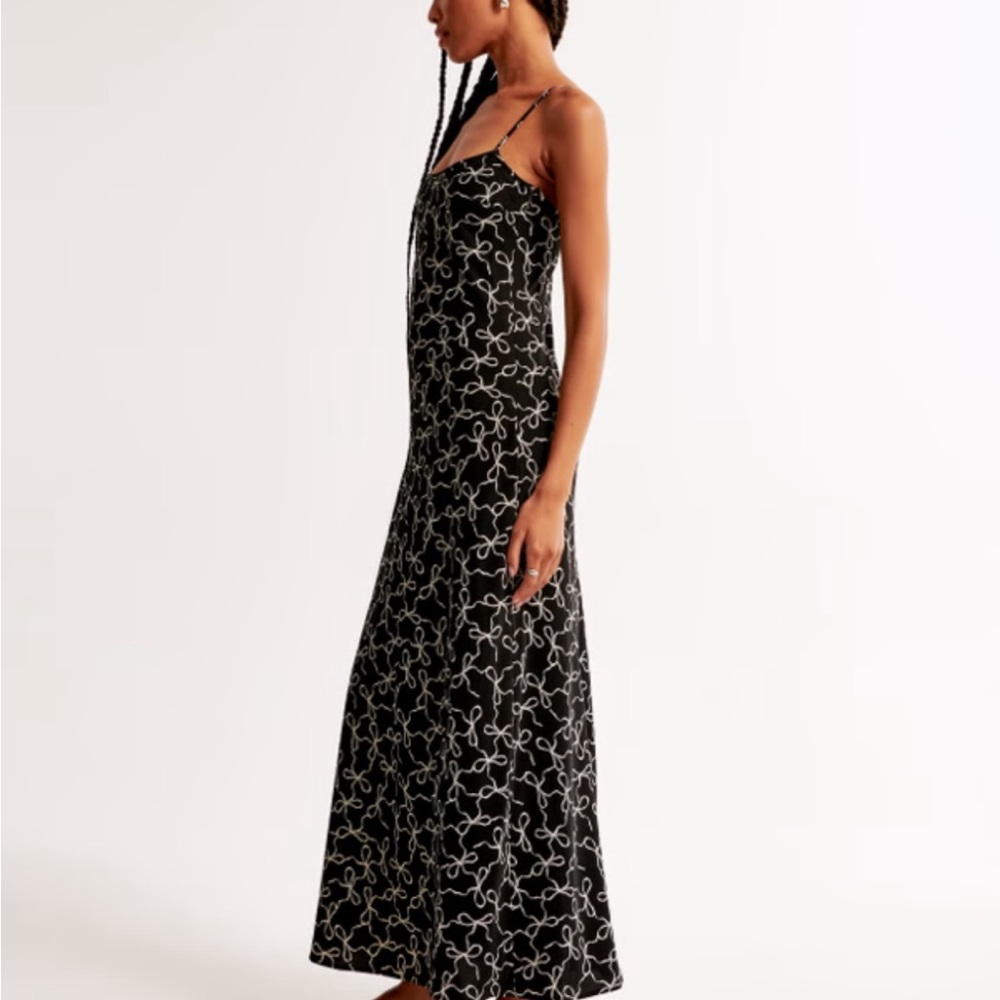 Abercrombie & Fitch Black and White Maxi Dress